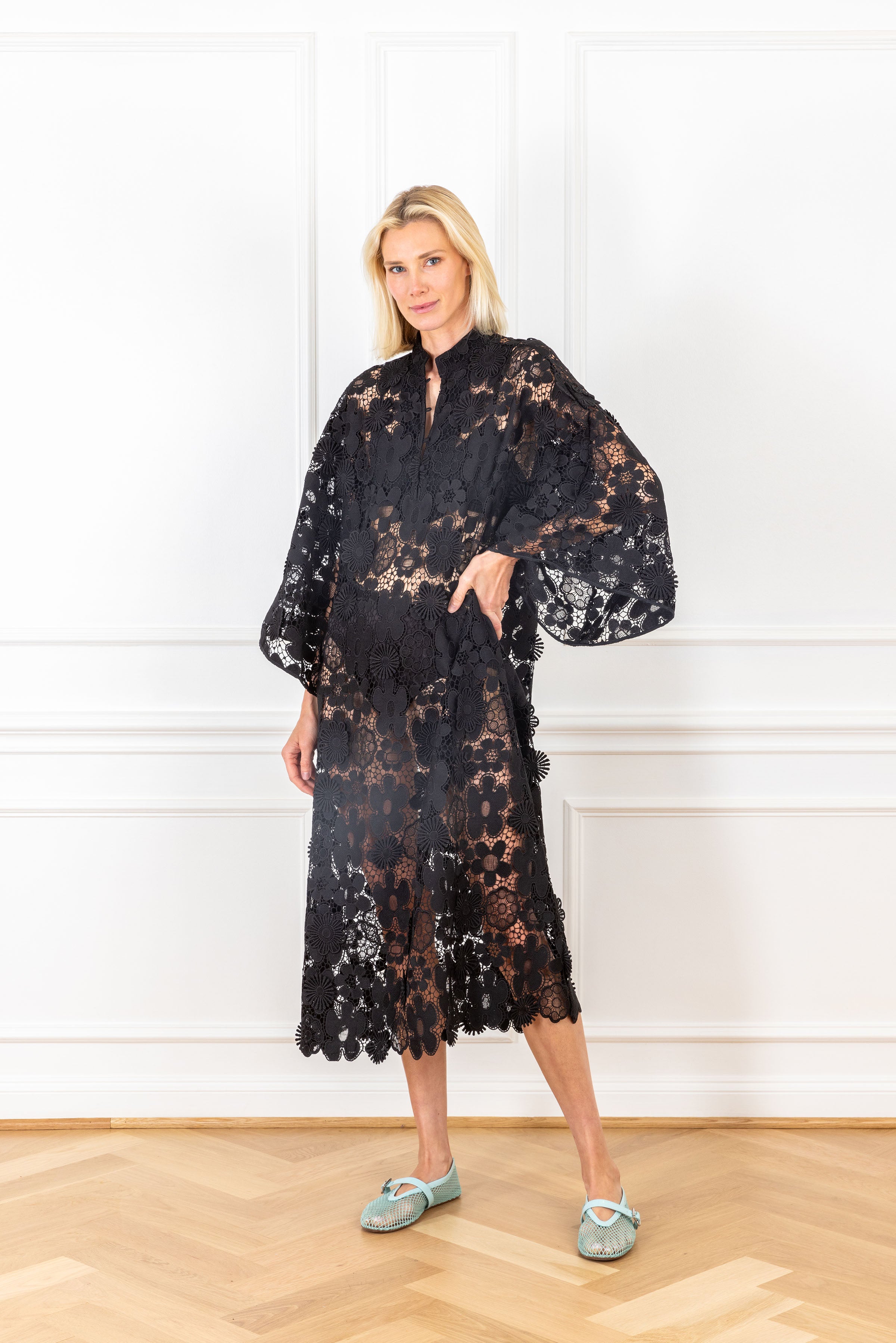 Black Retro Lace Maxi Caftan